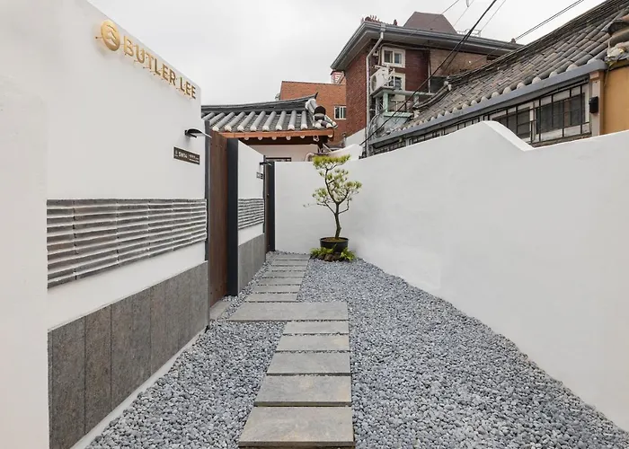 Apartment Luxury Hanok Warm Hearth - West