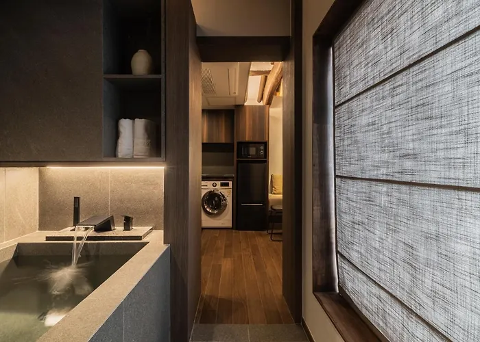 Luxury Hanok Warm Hearth - West Apartment *