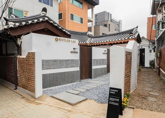 Luxury Hanok Warm Hearth - West Seoul